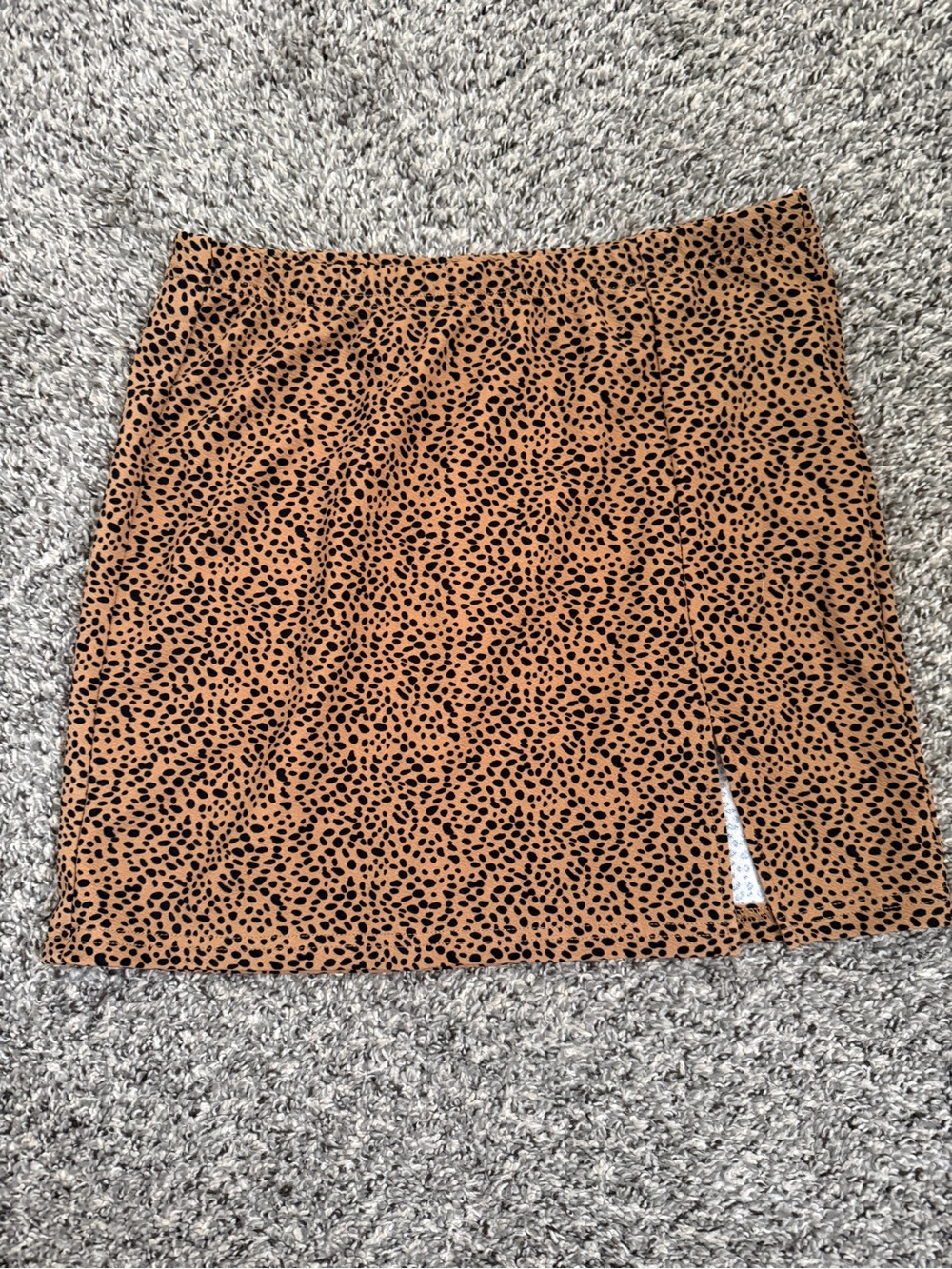 SHEIN Tan and Black Leopard Print Mini Skirt with Side Slit